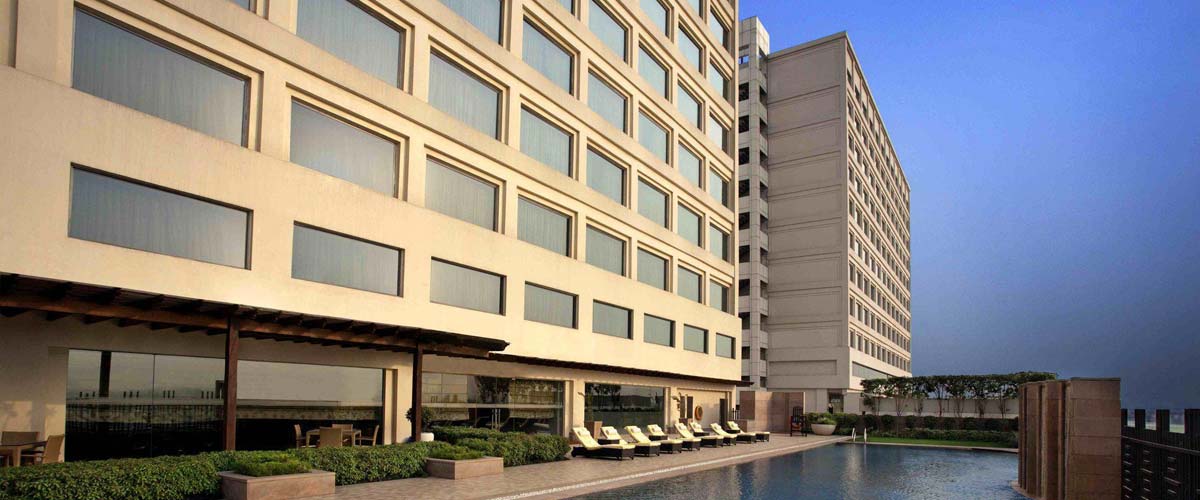 Holiday Inn Hotel Mayur Vihar Escorts